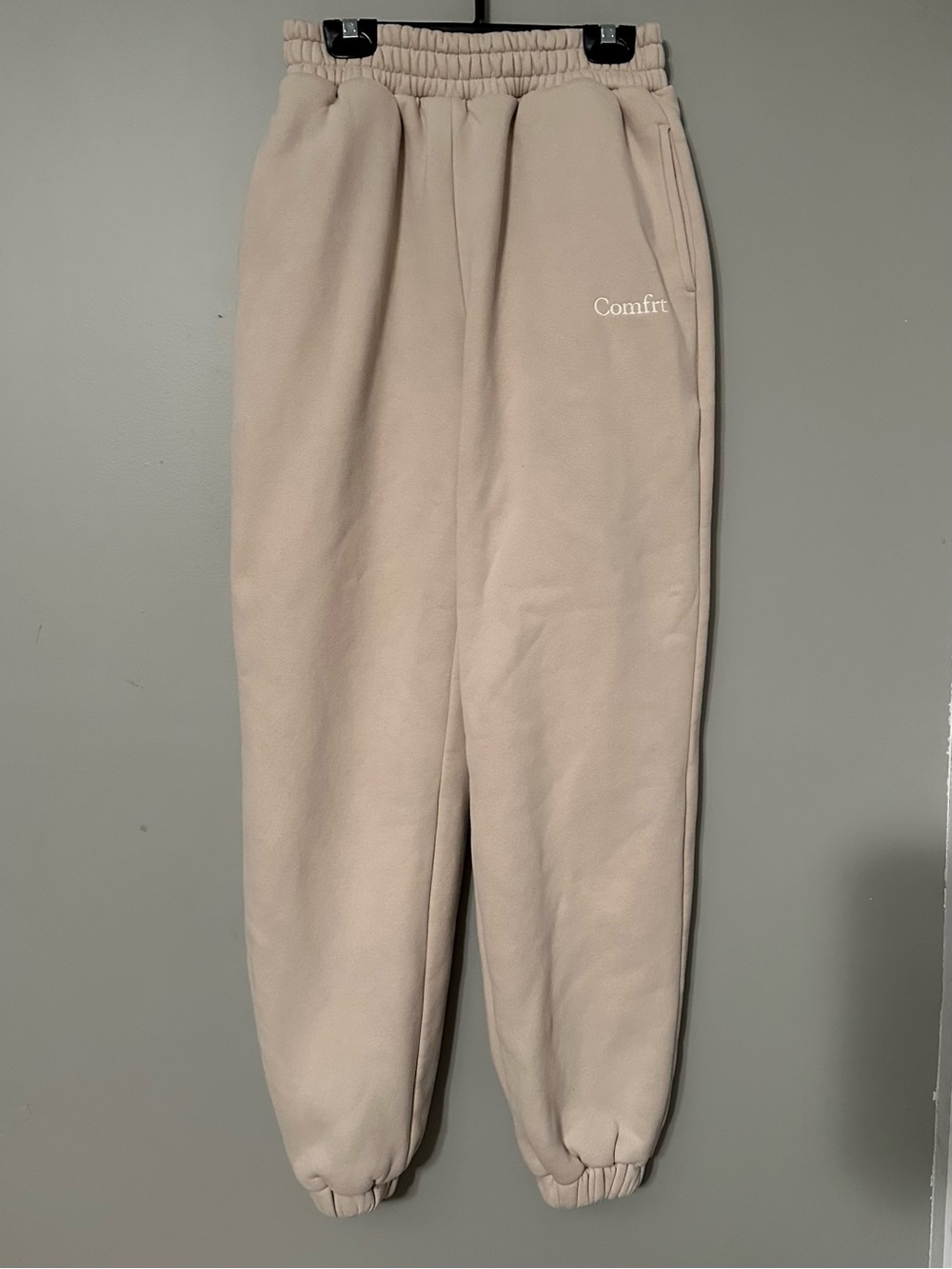 Comfrt Signature Joggers with embroidered logo